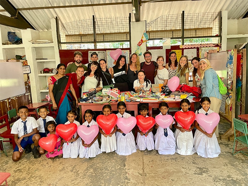 tour operator zani viaggi visita scuola locale sri Lanka